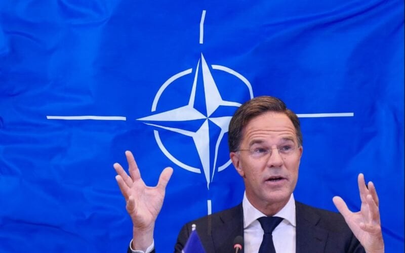 新しい #NATO 事務総長 #MarkRutte は、クレムリンの「無謀で無責任な」レトリックにもかかわらず、ロシアが核兵器使用の差し迫った脅威をもたらしていることに依然として懐疑的であると述べた。