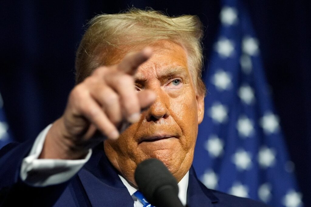 トランプ大統領、本題から外れたスピーチで言葉を取り違え、話題を逸らす