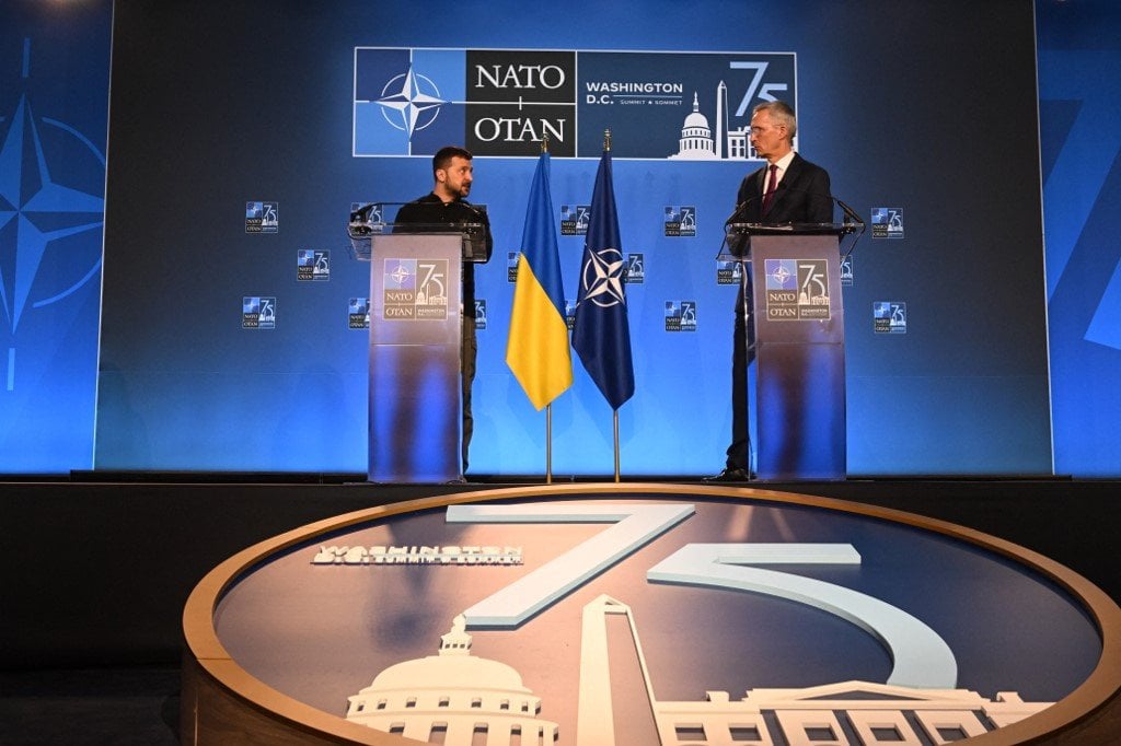 NATOの招待や長距離兵器政策の変更はすぐには予想されないと米国外交官が語る。北大西洋条約機構（NATO）がキエフの加盟をすぐに提案することに同意しておらず、米国はロシア領土内でのウクライナの長距離兵器の使用を制限することに依然として断固としていることにより、ゼレンスキー氏の勝利計画は挫折に直面している。