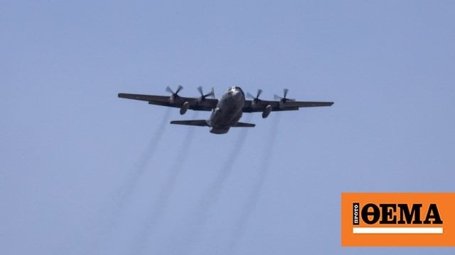 木曜日、C-130はレバノンからキプロス人を解放するためギリシャを出発