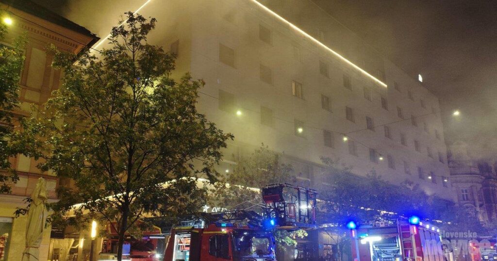 リュブリャナ中心部、スロンホテル火災の衝撃的な光景（写真）