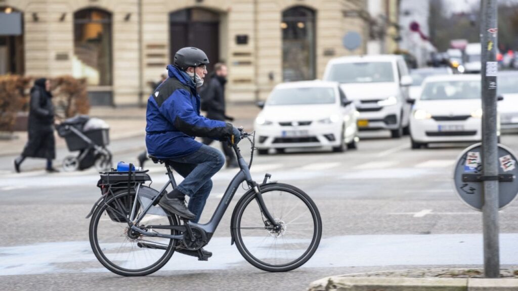 代替案では自転車通勤者に控除が与えられる [3 kr. fra km 2 til 24]