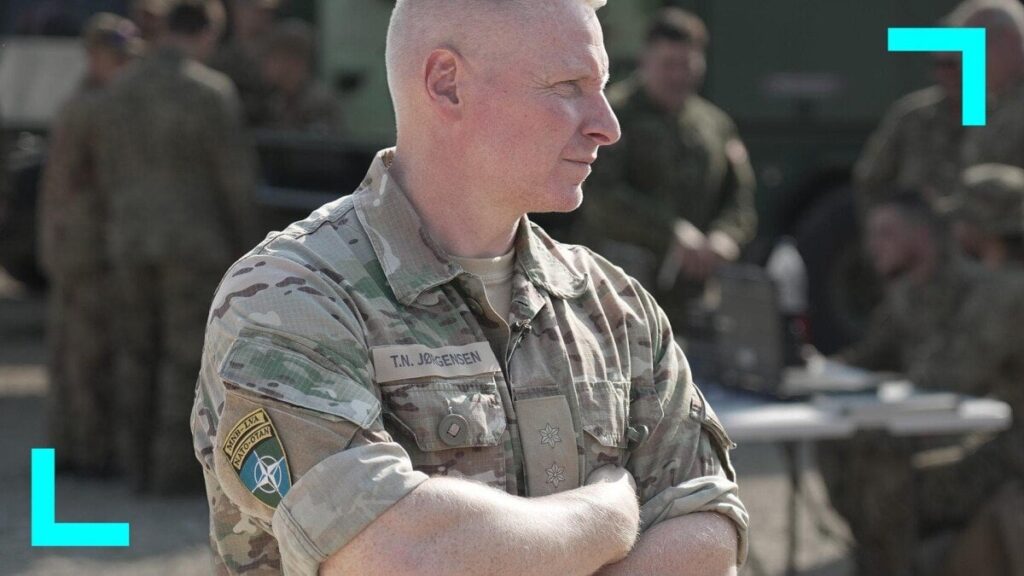 「見渡す限り」デンマーク兵士はラトビアの森林でロシアと戦う準備ができている必要がある