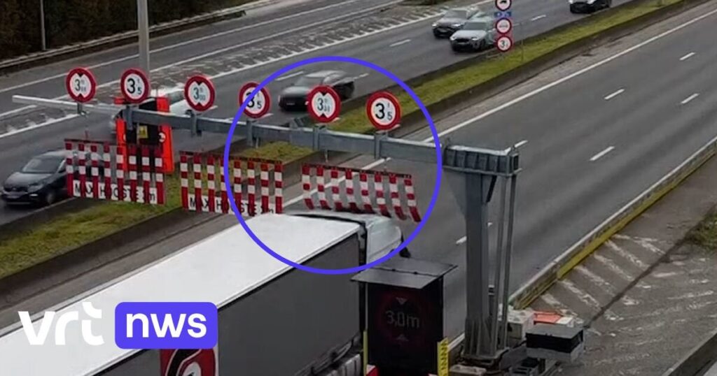 ビルボールデ高架橋の高さ制限装置が最終出口の前ではなく後にある理由を誰か説明してもらえますか?そして彼らは、ドライバーが高速道路をそのまま走行したり、出口に出られるようにバックしたりすることに今でも不満を抱いています...