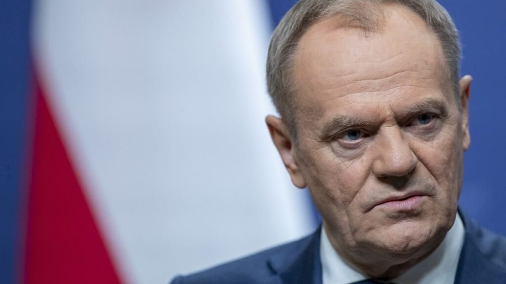 ポーランド、ロシアおよびベラルーシとの国境を守る取り組みを加速：首相は、いわゆる「東シールド」プロジェクトが予定通り来年ではなく、今年末までに建設を開始すると発表した。
