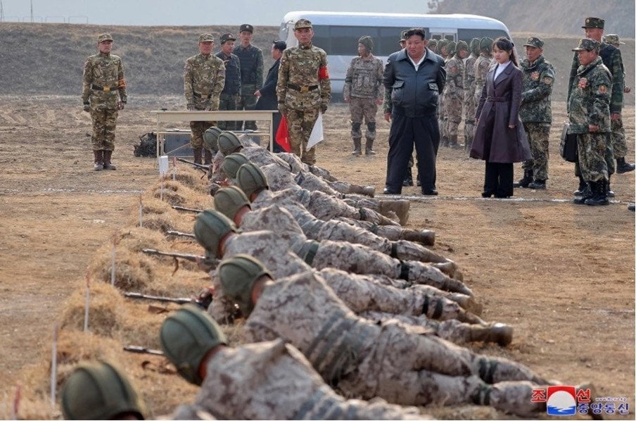 マリウポリ近郊の訓練場に北朝鮮軍がいるとパルチザンが報告。ウクライナのパルチザン組織は日曜日、占領下のドネツク地域の軍事訓練場で北朝鮮職員を発見したと発表した。