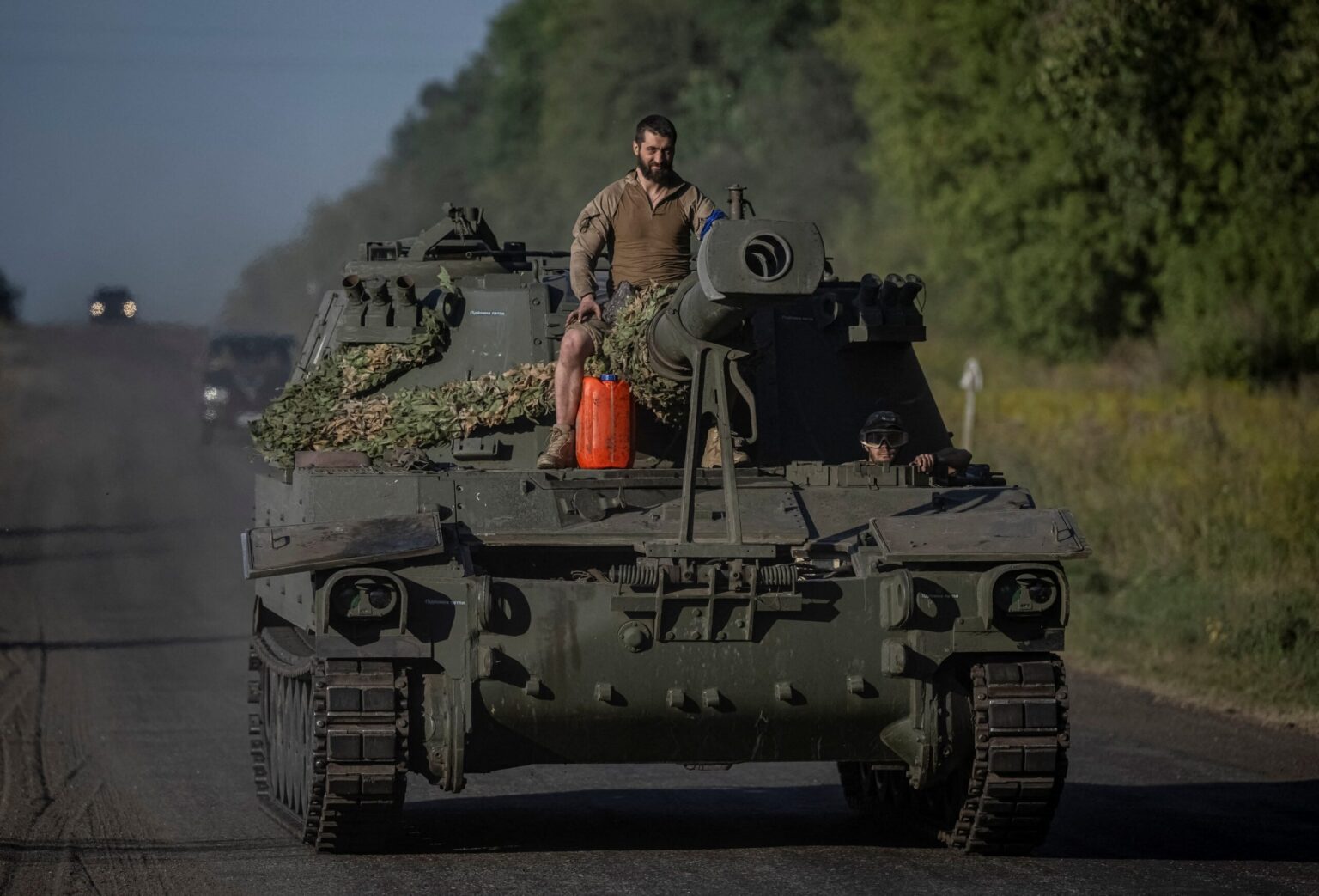 プーチン大統領はウクライナを倒しロシアを守るのに十分な兵力を持っていない