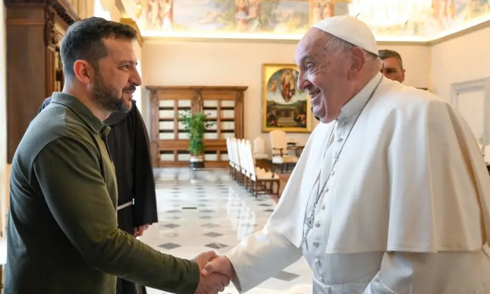 教皇フランシスコとウクライナのゼレンスキー大統領、ロシアとの戦争が続く中、和平への取り組みについて話し合う
