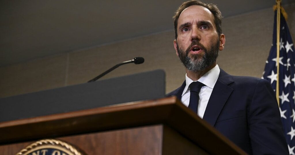 最高裁判所は1月6日の訴訟で衝撃的にジャック・スミスの側に立った |最高裁判所はイーロン・マスク氏に対し、立ち去るよう命じた。