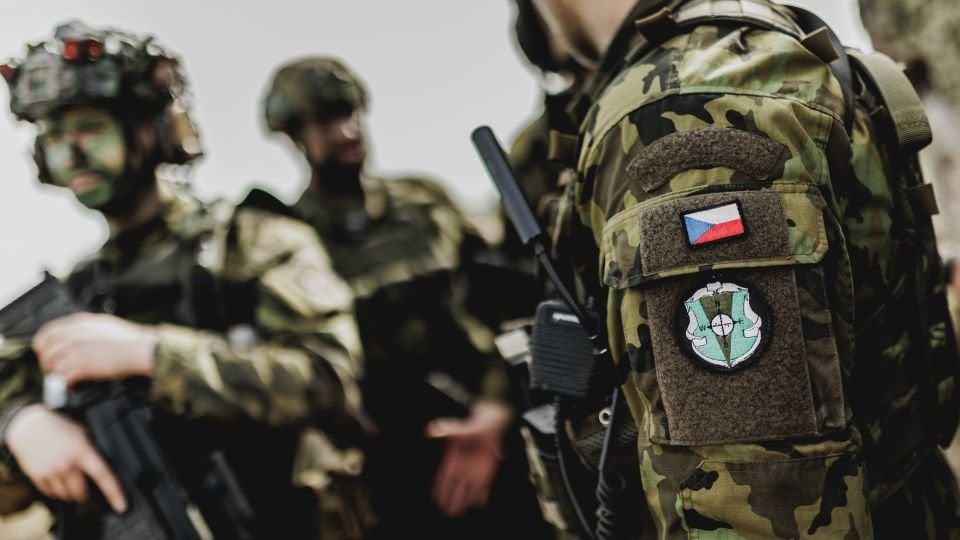 NATO兵士たちは10月3日から11日まで行われた軍事演習でポーランド侵攻を模擬し、心理戦の訓練を行っている。