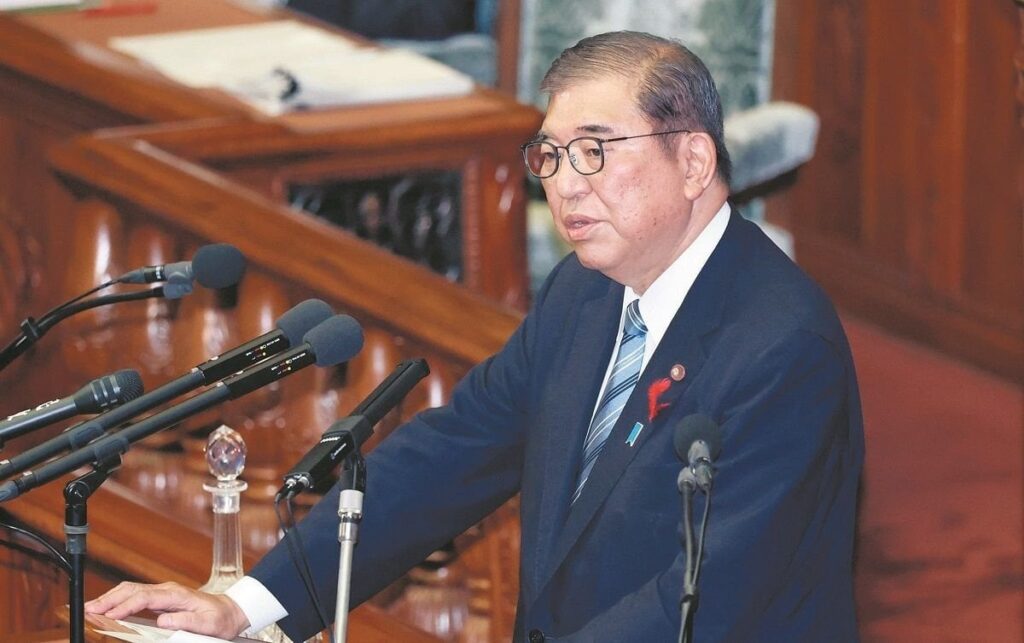 石破茂首相、マイナ保険証一本化「スケジュール通り」 現行保険証「併用」発言の説明なし ― 発言の意図、問われたのに