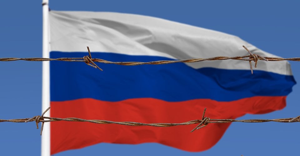 中国企業は制裁を受けて、ロシアへの医薬品生産用の医薬品原料の供給を停止し始めた。ロシアでこれらの原材料の国内生産を確立することは実行可能な解決策ではないため、供給状況は悪化すると予想されます。