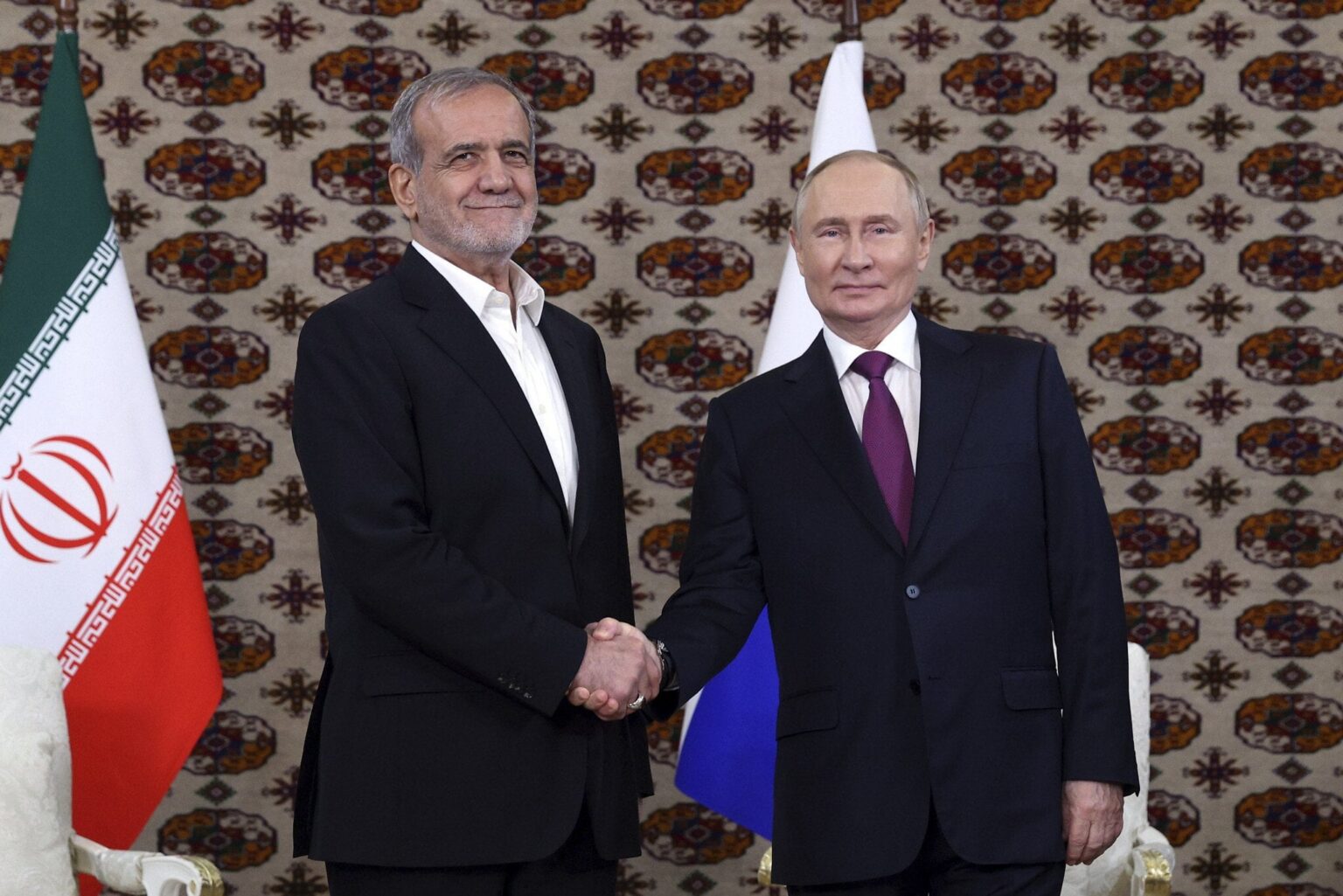 プーチン大統領、イランのペゼシキアンと会談、ロシア同盟国の「新世界秩序」を呼び掛ける