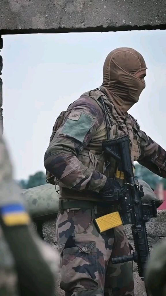 現在フランスで訓練中のウクライナ旅団「アンナ・デ・キエフ」の戦闘訓練の映像。