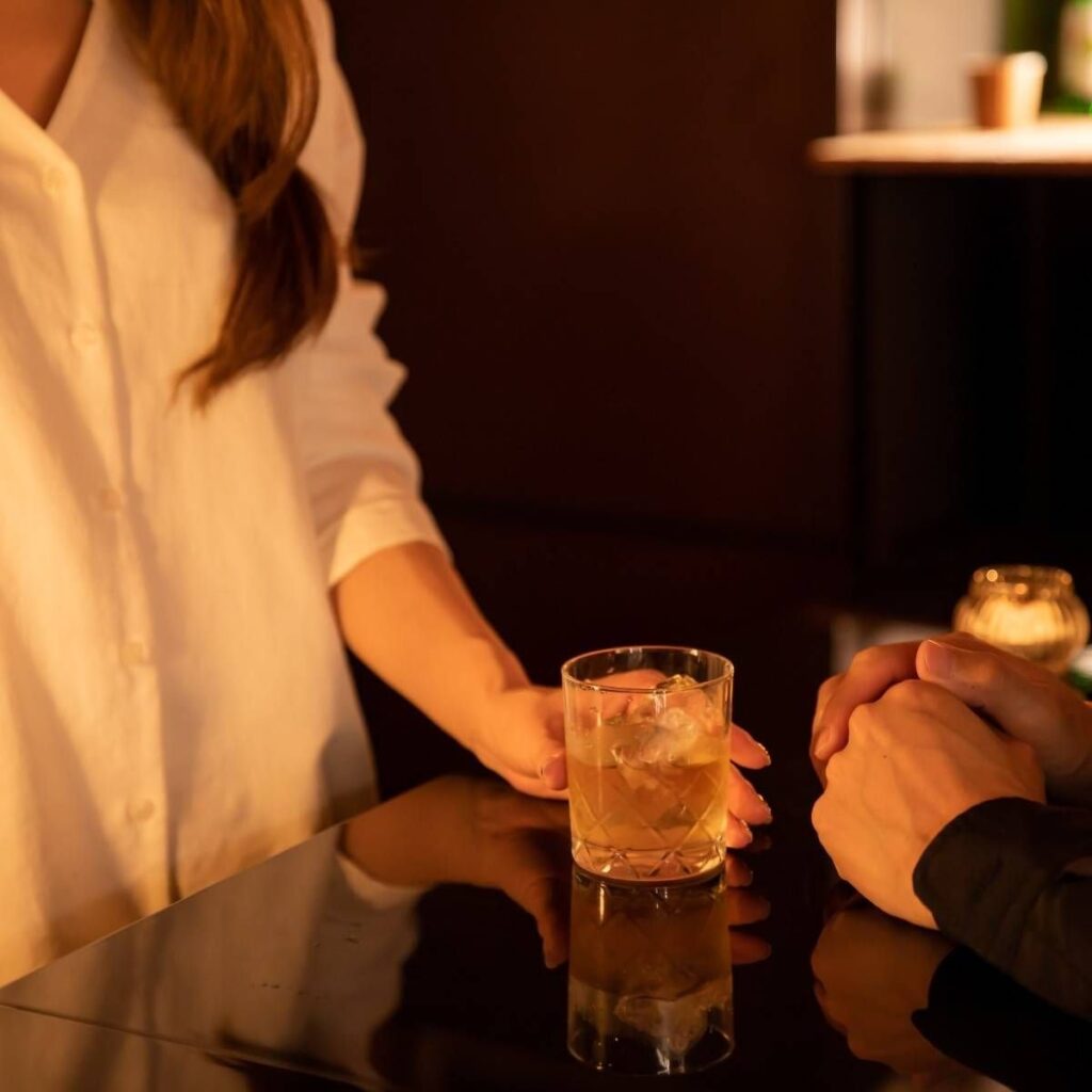 【50代の元スナック嬢】が教える。『40代でしていたら恥ずかしい恋愛』6選
