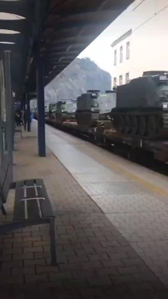 スウェーデンのパンサーバンドヴァーグン302便がウクライナへ向かっています！