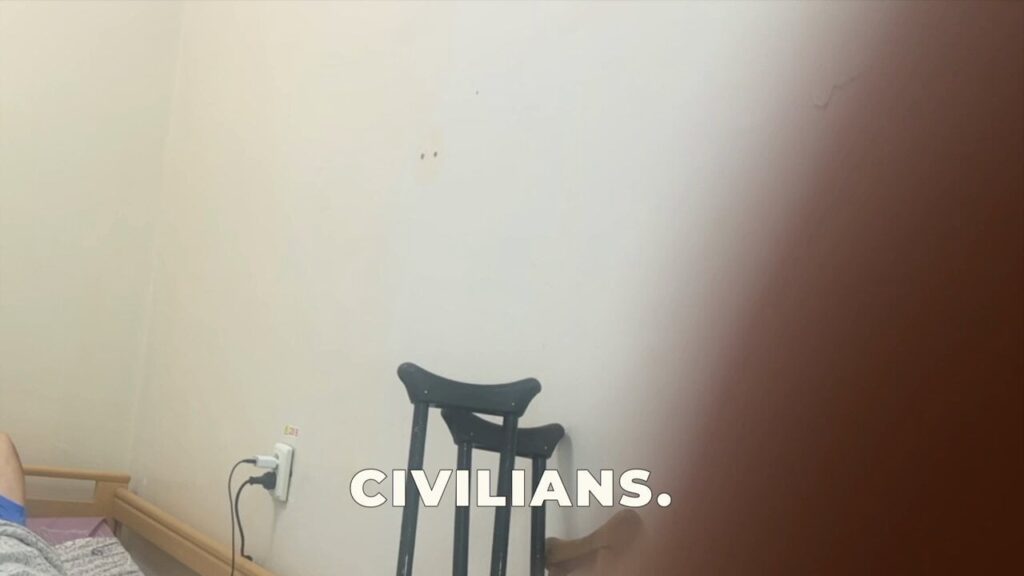 ヘルソン出身のこの男性は顔を見せたくなかった（妻は海外にいるため、負傷していることを知らない）。彼は世界に「これは民間人狩りだ」と言いたかったのだ。 *隣人を助けた後に負傷（最終的に死亡）。ペットフードを買いに車を運転中。