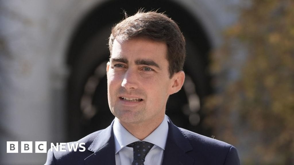 アイルランド財務大臣、選挙前の予算で個人減税と生活費支援を発表