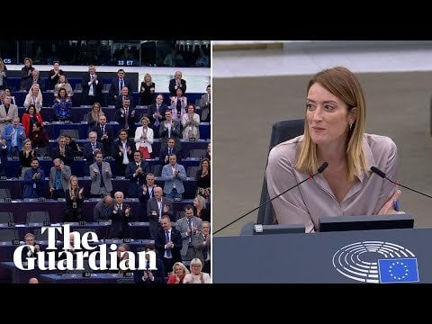 「これはユーロビジョンではない」：欧州議会議員らがハンガリーのオルバーンに向かってベラ・チャオを歌う