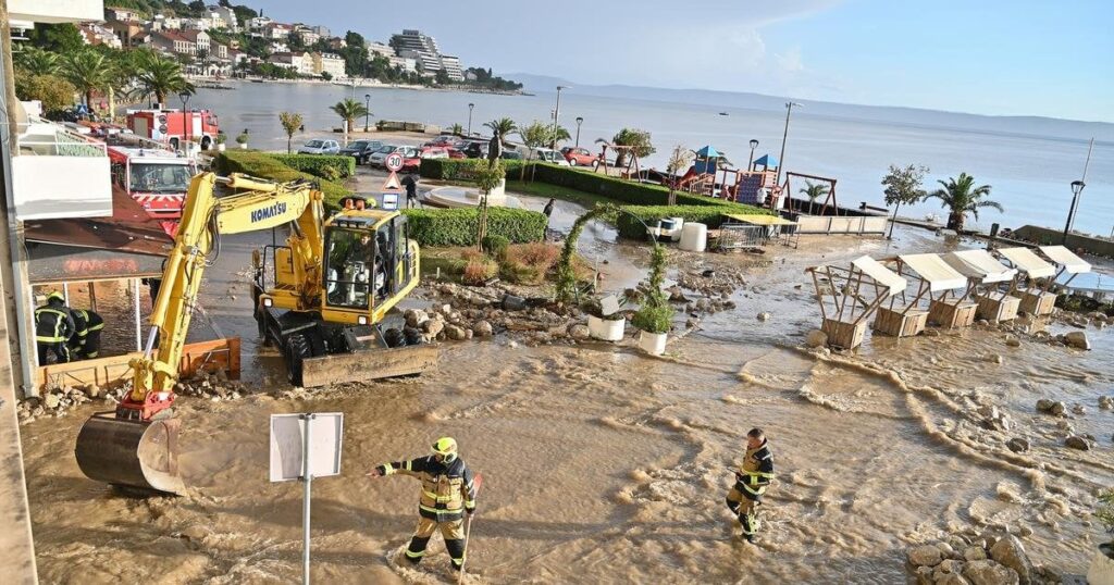 写真 ポドゴラの洪水の影響を見てください: 家は水に浸かり、数千人が電気なしで取り残されました – Večernji.hr 写真 ポドゴラの洪水の影響を見てください: 家は水に浸かり、数千人が電気なしで取り残されました - Večernji.hr