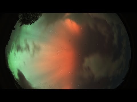 オランダ上空の息を呑むようなオーロラ |昨夜は素晴らしいライトショーでした！
