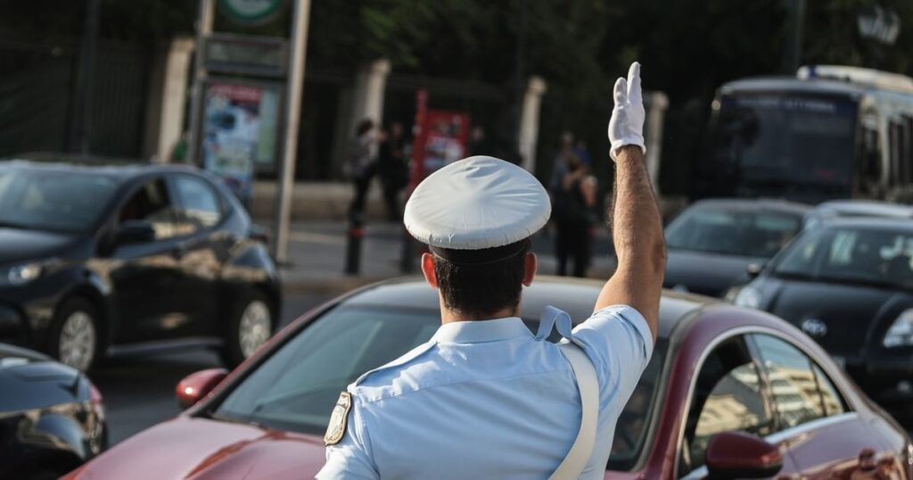 新しい道路交通法に関する保留中の問題ハフポストギリシャコミュニティ