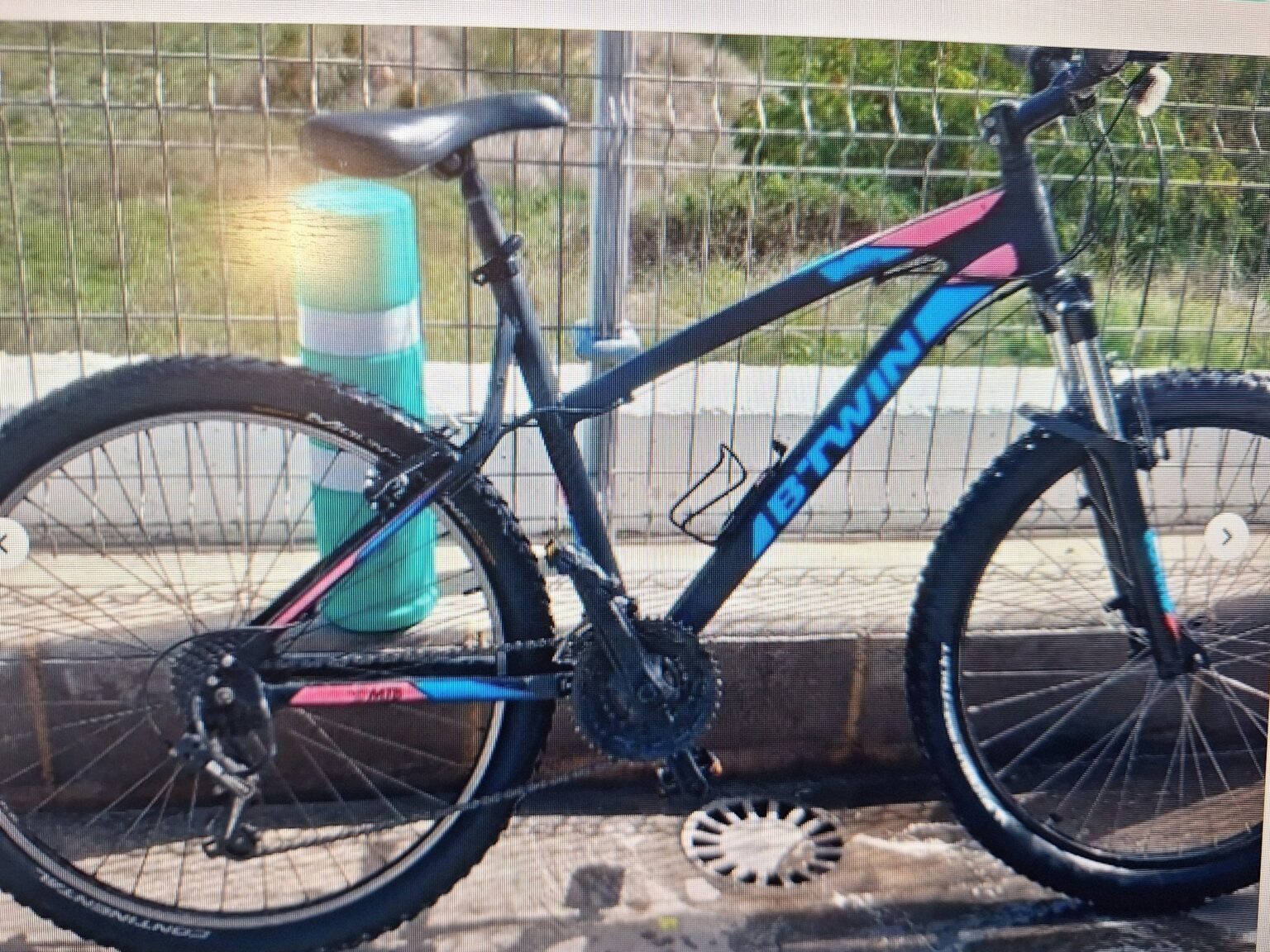 「アンドラ・ラ・ベリャの中心部で私の自転車が盗まれました。これは『新しいアンドラ』です」