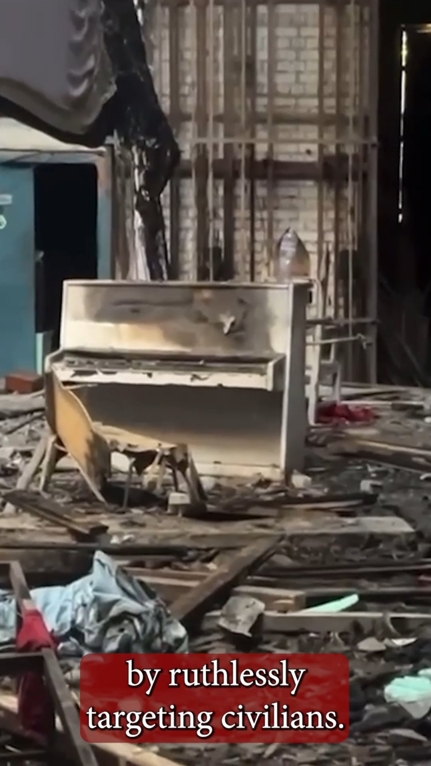 10月1日、ロシア軍がヘルソンの市場を砲撃し、少なくとも民間人7人が死亡、数人が負傷した。この犯罪は、ロシアによる戦争の規則と習慣に対する大規模な違反のもう一つの例である。