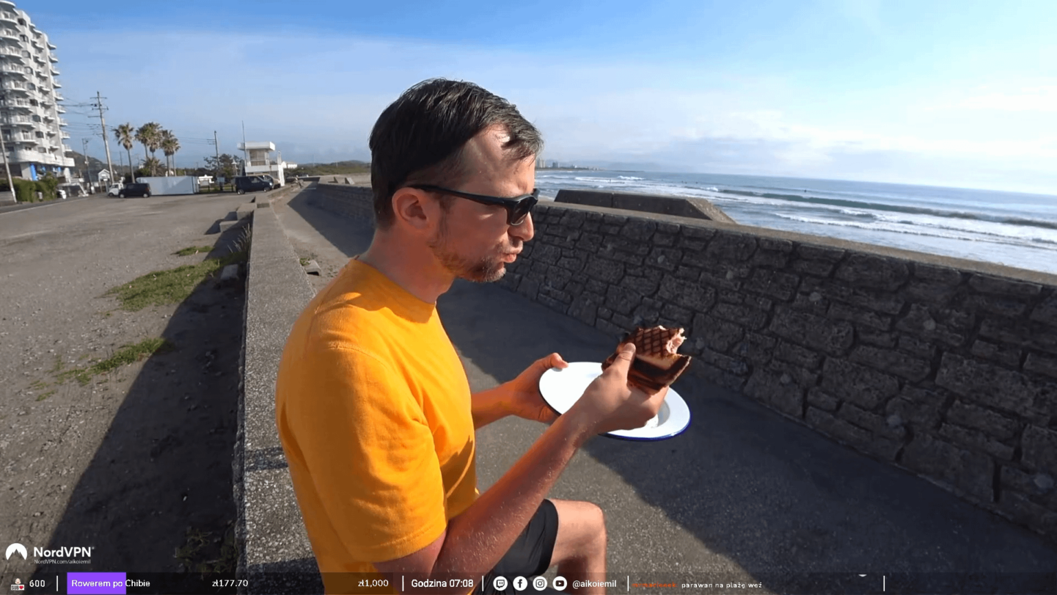屋外でサンドイッチを食べないでください