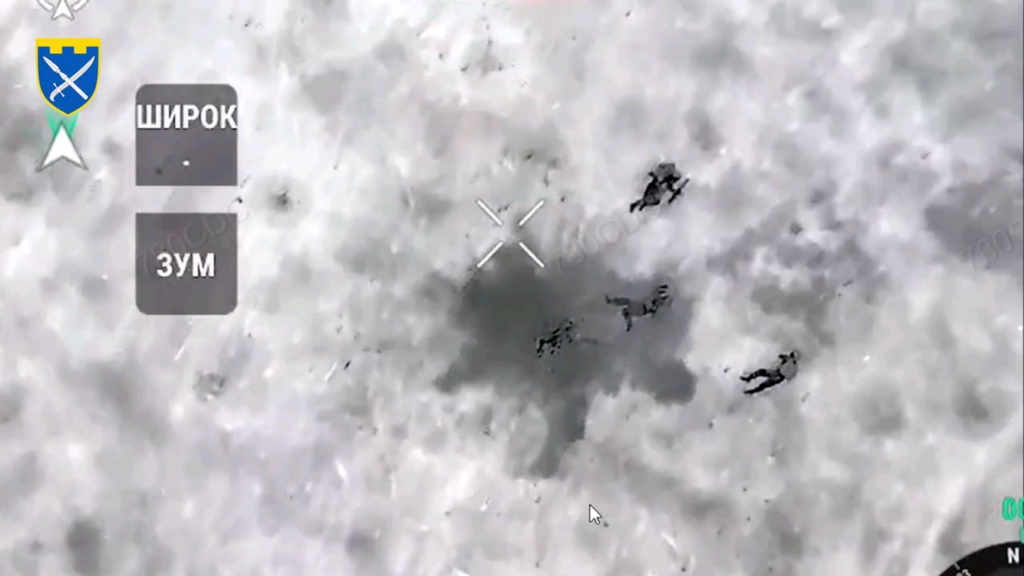 第109TDF旅団のUAVオペレーターがロシア兵士のグループに手榴弾を投下した。 Novabakhmutivka 方向 (ポクロフスクの北東) 2024 年 9 月。
