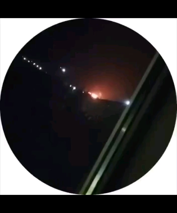 夜、ウクライナ国防軍は占領下のルハンシク州ロヴェンキーにある石油貯蔵所を攻撃した。 2024 年 10 月 12 日