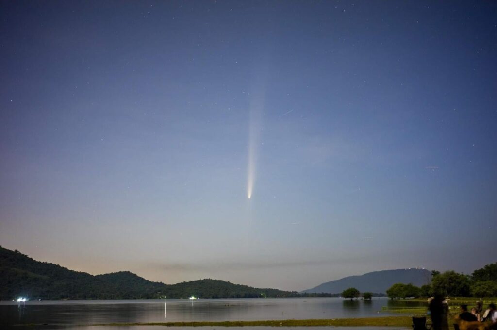 デュッセルドルフ周辺で彗星観察に最適な場所は?