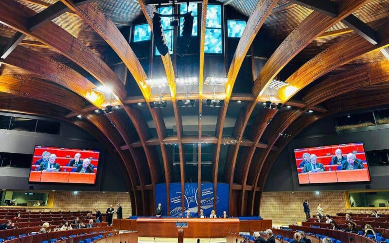 PACE、ロシアのプロパガンダと闘う決議を採択。この決議はまた、ロシア正教会がクレムリンのプロパガンダ手段であるとの認識を強調し、ロシアのプロパガンダ活動家に対して個人制裁を課すよう各国に求めている。