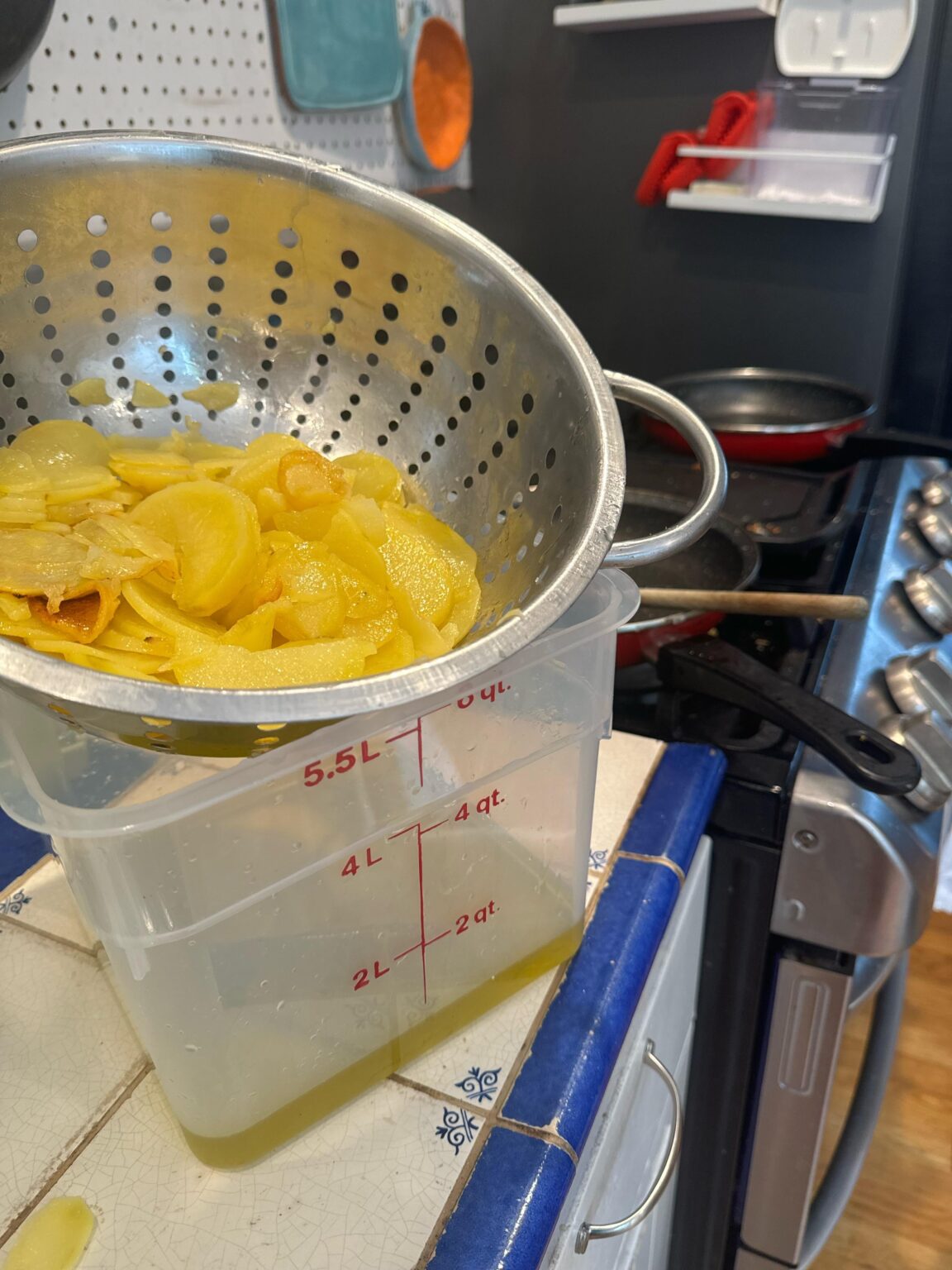 トルティーヤ・エスパニョーラを調理するときに出た油はどのくらいの期間再利用できますか