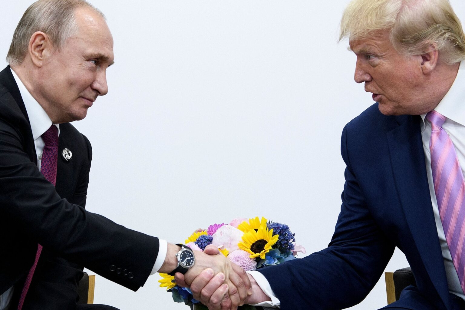 ウラジーミル・プーチン大統領、ドナルド・トランプ氏を「情報源」として育てた：元CIA長官