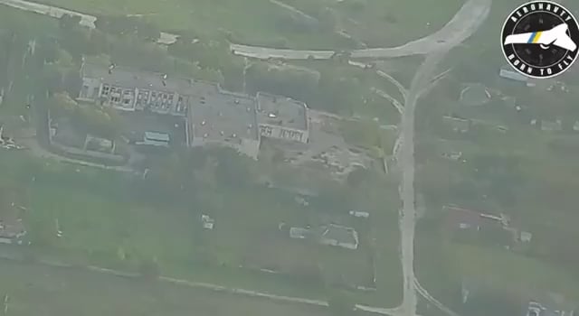 ウクライナのHIMARSと砲兵がロシア軍の集中しているヘルソン地域を攻撃。 「エアロナフティ」第35海兵旅団