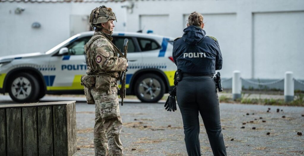 イスラエルのデンマーク大使館で爆発、スウェーデン人青年3人を逮捕