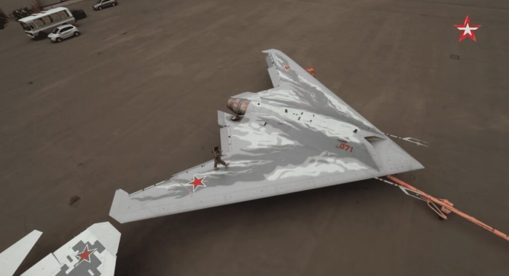 ウクライナでS-70が撃墜された。