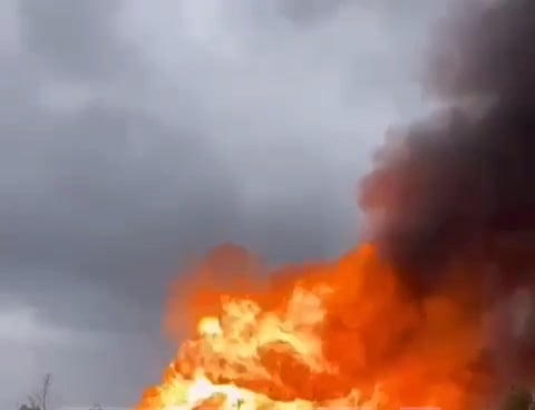 グロズヌイ、チェチェン。大学近くで激しい爆発（別のビデオ）
