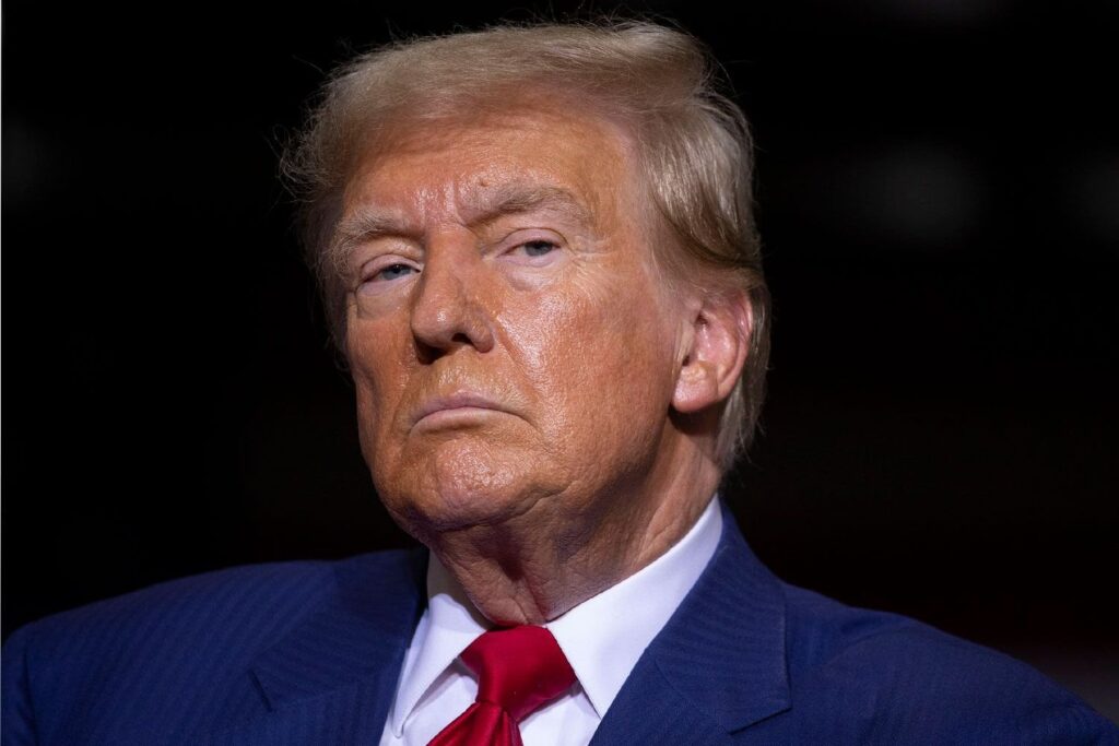 トランプ氏は大統領として民主党州への災害援助に抵抗、当局者ら主張