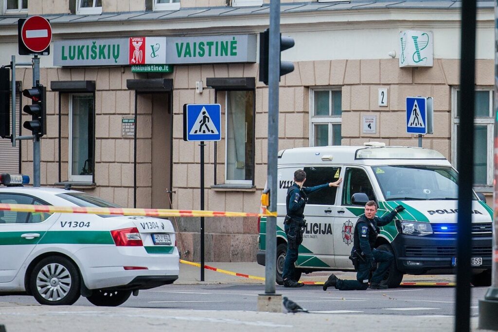 ビリニュス中心部で銃撃：弁護士が撃たれ、警察官2名が負傷