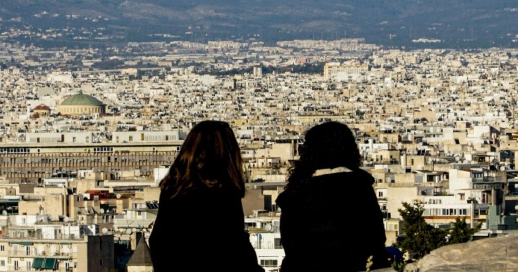 Z世代とミレニアル世代のギリシャ人の6人に1人が身体的または精神的な不快感を抱えている