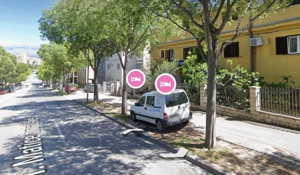 世界で（そしてそれ以外でも）最もクレイジーな都市：彼らは家の前に緑を植えることに抗議した