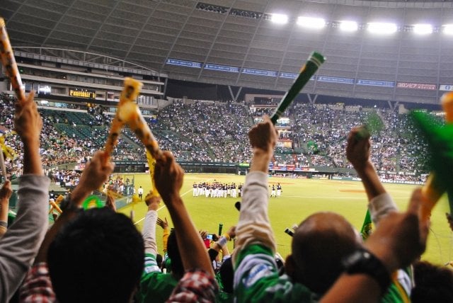 なぜ、日本人は「野球」が大好きなのか？　世界では「マイナー球技」なのに…　明治期には「野球“害毒”論」が唱えられても、国民の心を離さなかった理由とは？
