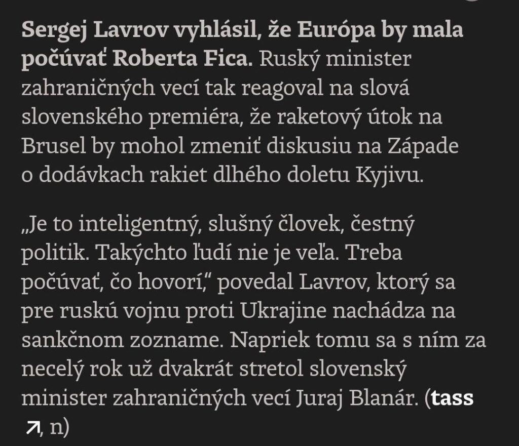 我が国の首相はオークたちの高らかにラッパで称賛される。