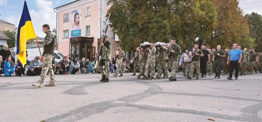 ウクライナの第186領土防衛大隊の指揮官は、命令を拒否したとして刑事告訴されると脅された後、自ら命を絶った。
