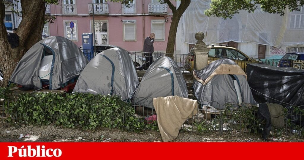 無期限にホステルに滞在するホームレスの人々。