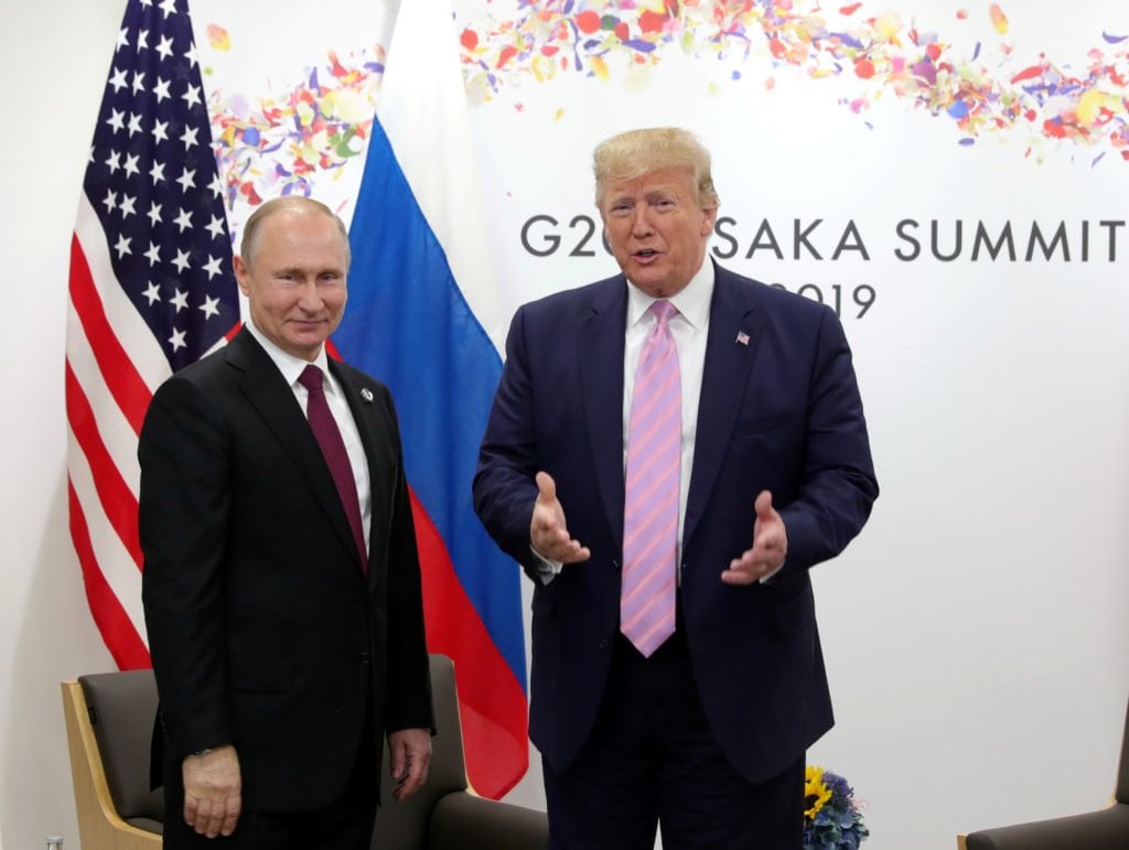 トランプ大統領は退任後、プーチン大統領と7回も個人的に電話をかけたとボブ・ウッドワード氏が新著で書いている