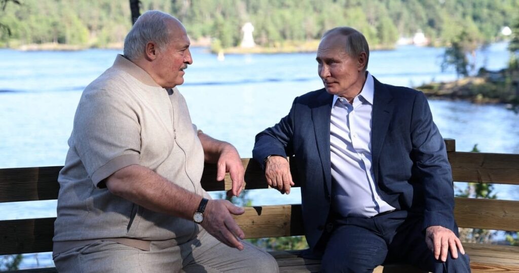 誕生日カードが少しずつ届く中、孤独なウラジーミル・プーチン大統領が72歳になる