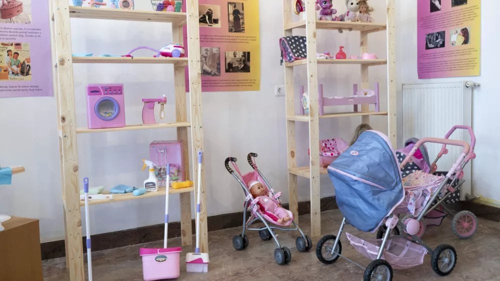 子供の頃から性別に関する固定観念について学ぶ |ソーシャルマーケティング原則として、10月16日まで男の子向けと女の子向けのおもちゃを集めたポップアップストアを開催し、幼児期にすでに存在する性別による固定観念の影響についての意識を高めます。